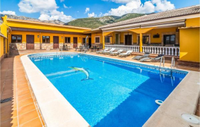 Beautiful home in Priego de Cordoba with Outdoor swimming pool, WiFi and 7 Bedrooms, Priego De Cordoba
